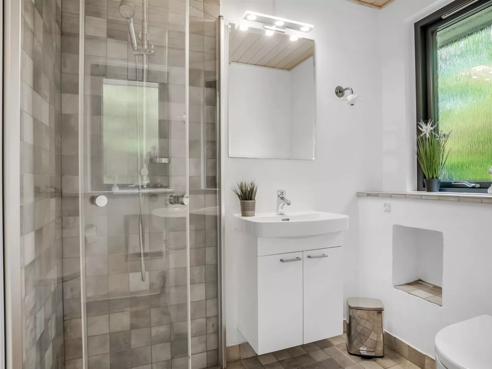 "Velika" - 300m to the fjord-Binnen