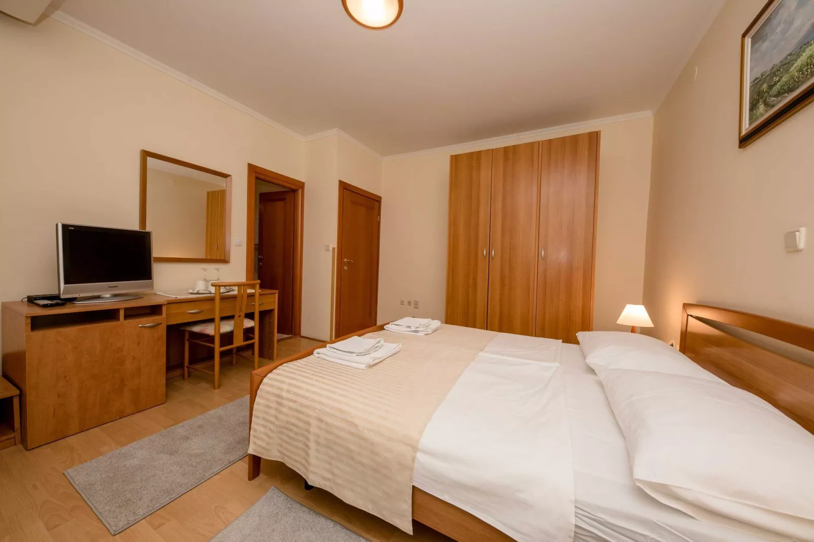 Guest House Villa Anggela - Classic Double room with Balcony and Sea View (BR1)-Binnen