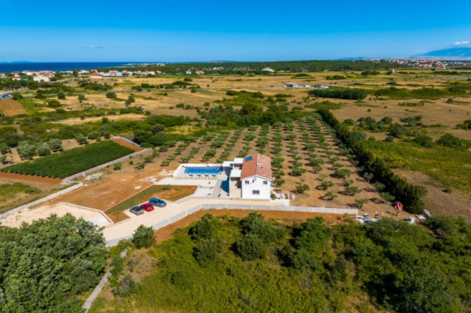 RUSTIC VILLA PEROSA WITH HEATED POOL-Buitenlucht