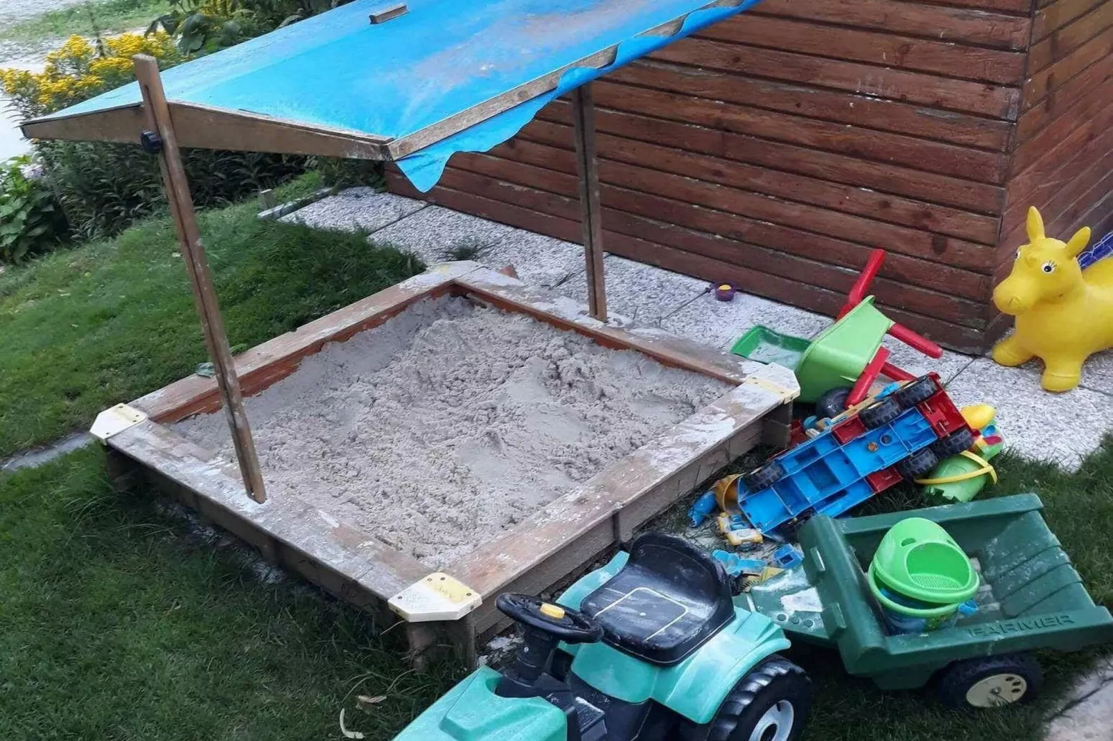 Comfortable Zreče Apartment with Playground and Private Parking, Ideal for Families - One Bedroom Apartment-Buitenlucht