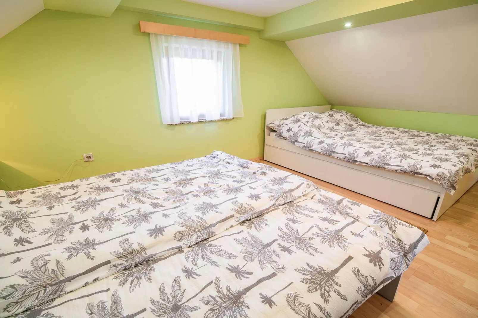 Golden Horizon Holiday Home with Terrace and Garden - One Bedroom Holiday Home with Terrace and Garden-Slaapkamer