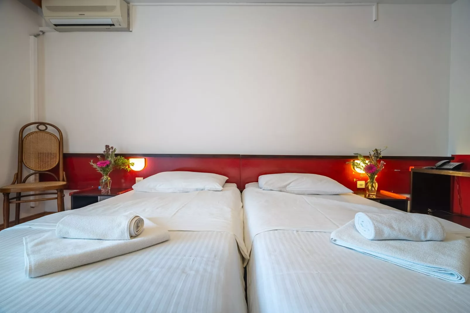 Hotel Issa - Double Room Sea View 9 - Slaapkamer
