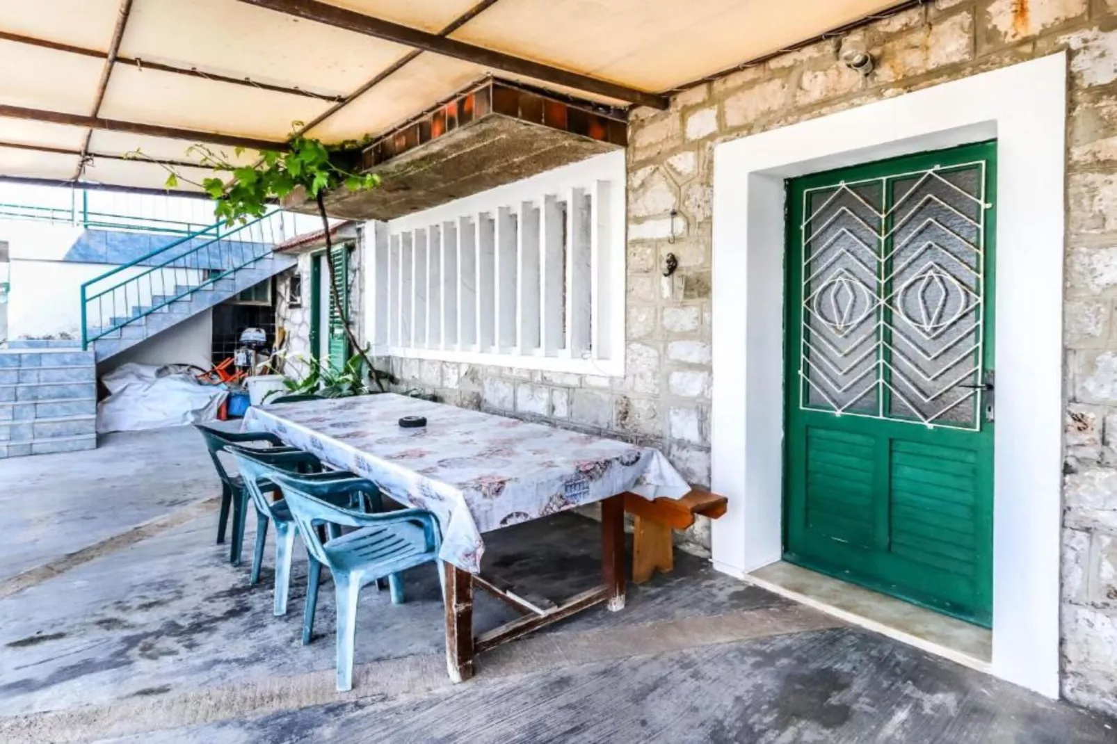 Beachfront Escape – Steps from the Crystal-Clear Sea - One Bedroom Apartment 1-Buitenlucht