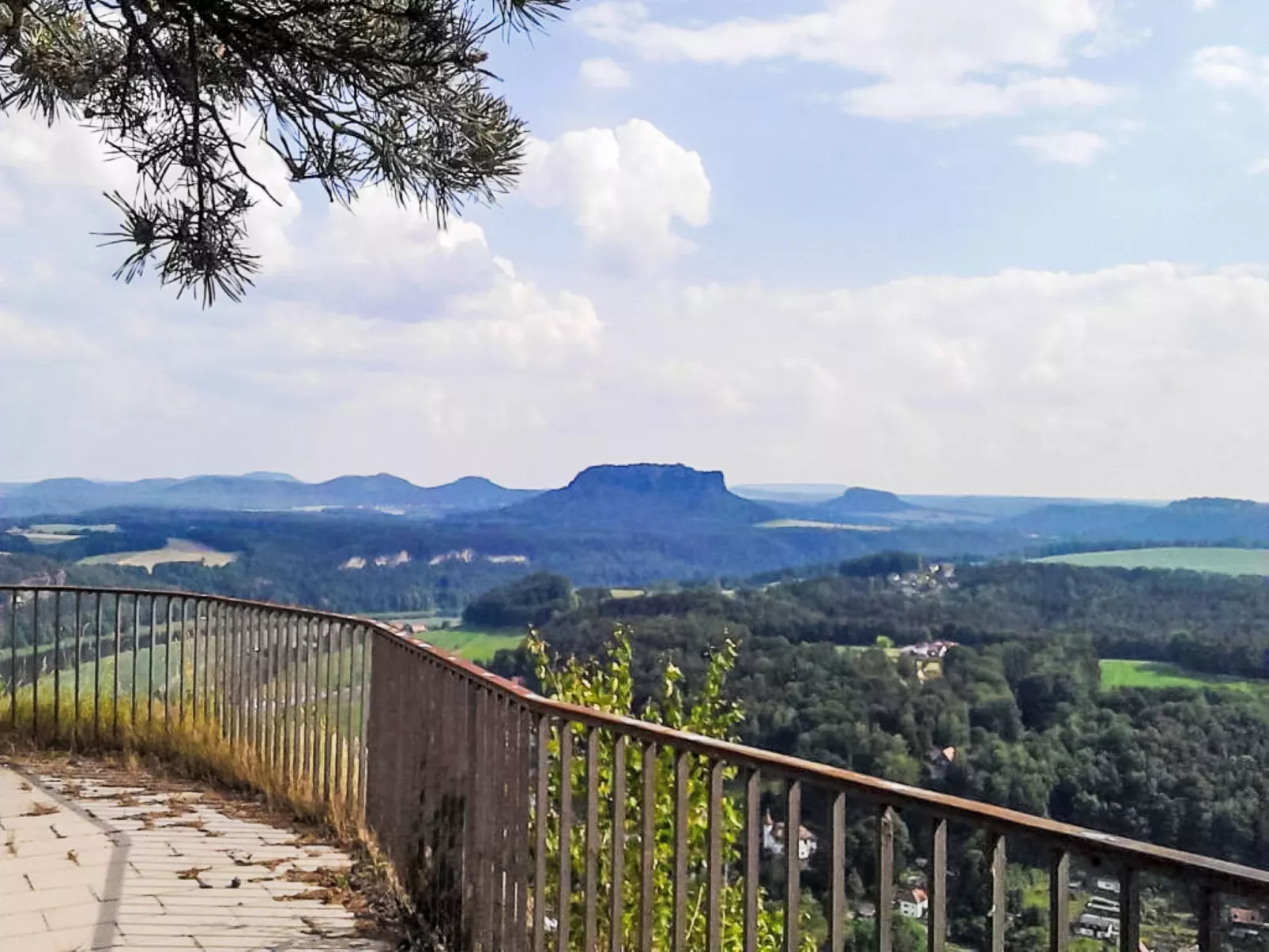 Jiřetínská chaloupka-Buiten