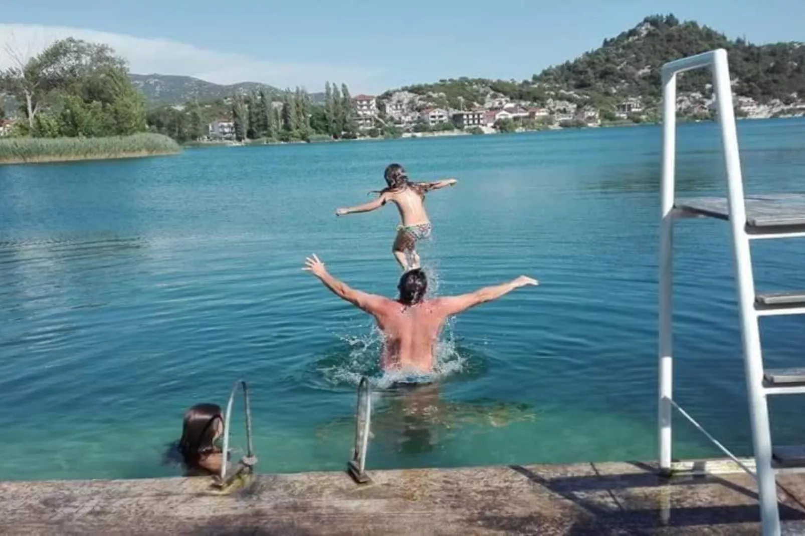 Two-Bedroom Apartment With Lake View-Sfeer