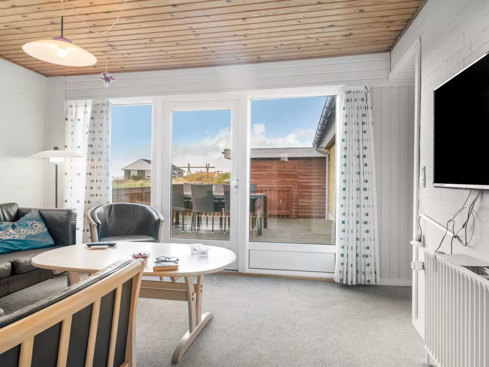 "Gisa" - 500m from the sea-Binnen