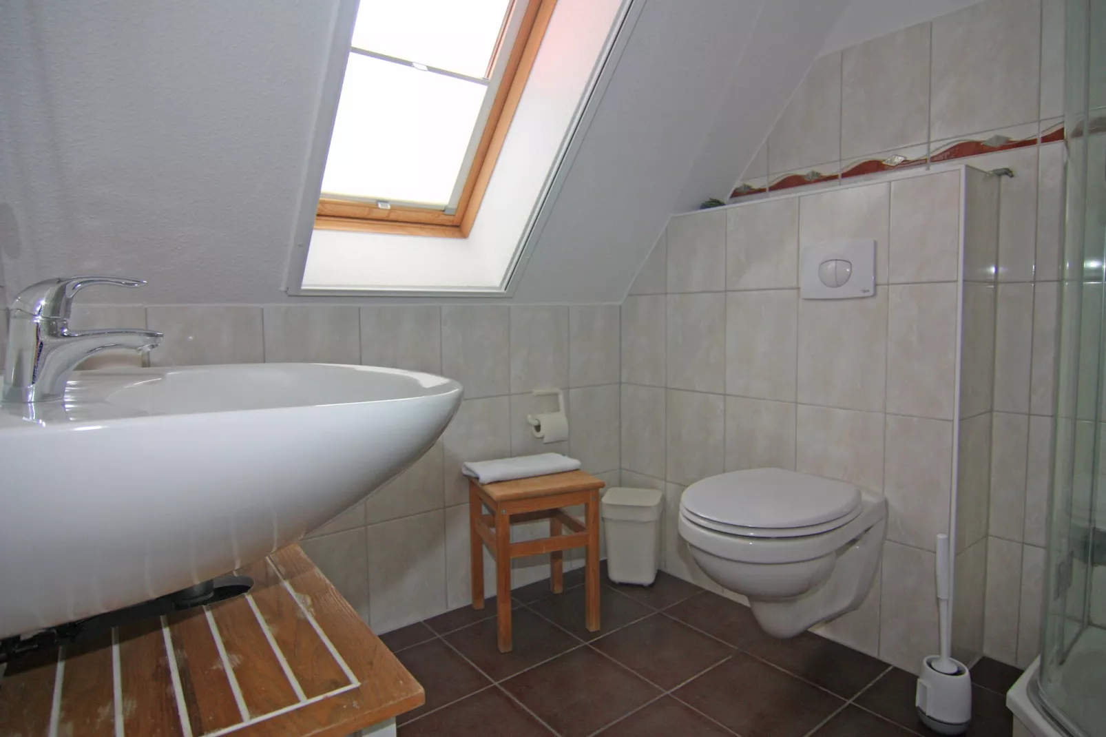 OG links 50 qm-Badkamer