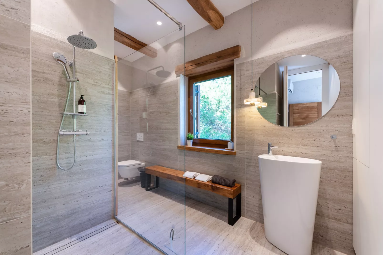 Authentic Villa Fisola-Badkamer