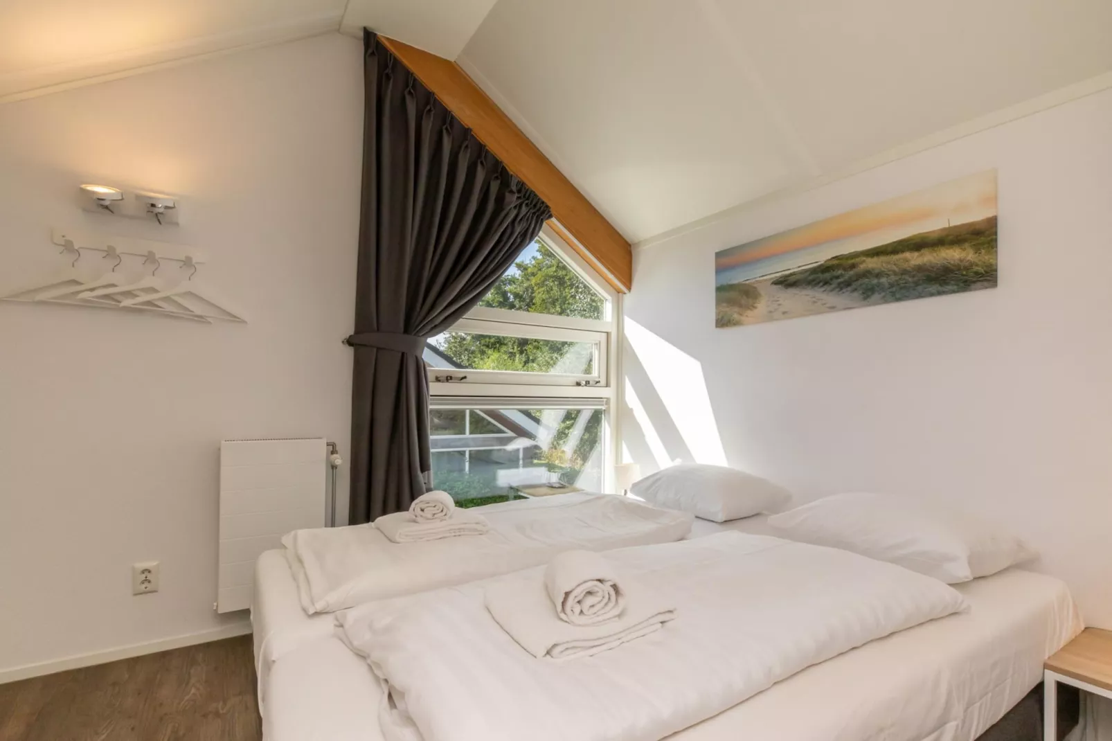 Zonnedorp 23 Zeeland Huis Renesse: Luxury Beach Holiday | Close to North Sea-Slaapkamer