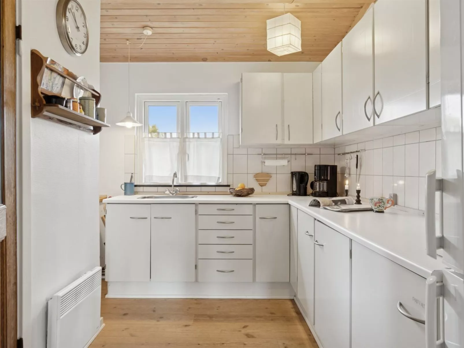 "Elle" - 175m from the sea-Binnen