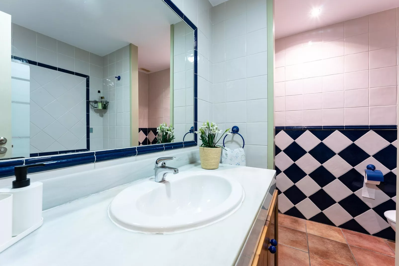 CT 349 - Faro's Stupa Hills - Benalmadena-Badkamer