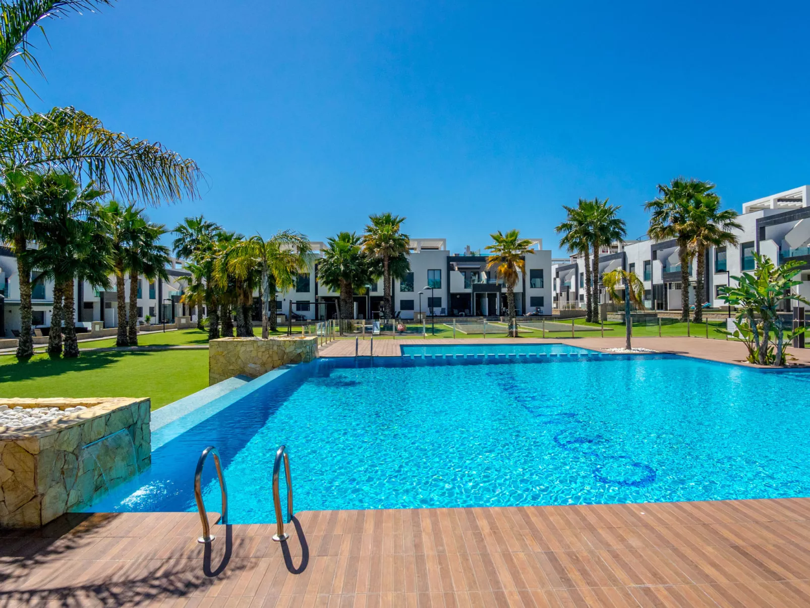 Oasis Beach 1-Buiten