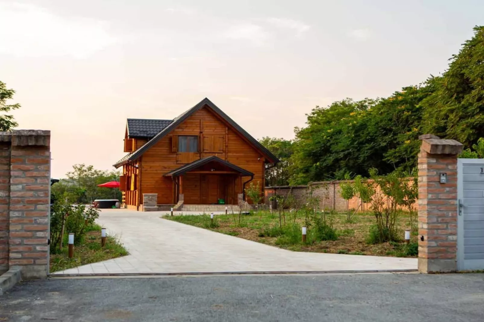 Wooden House Vučedol - Four bedroom villa-Buitenlucht