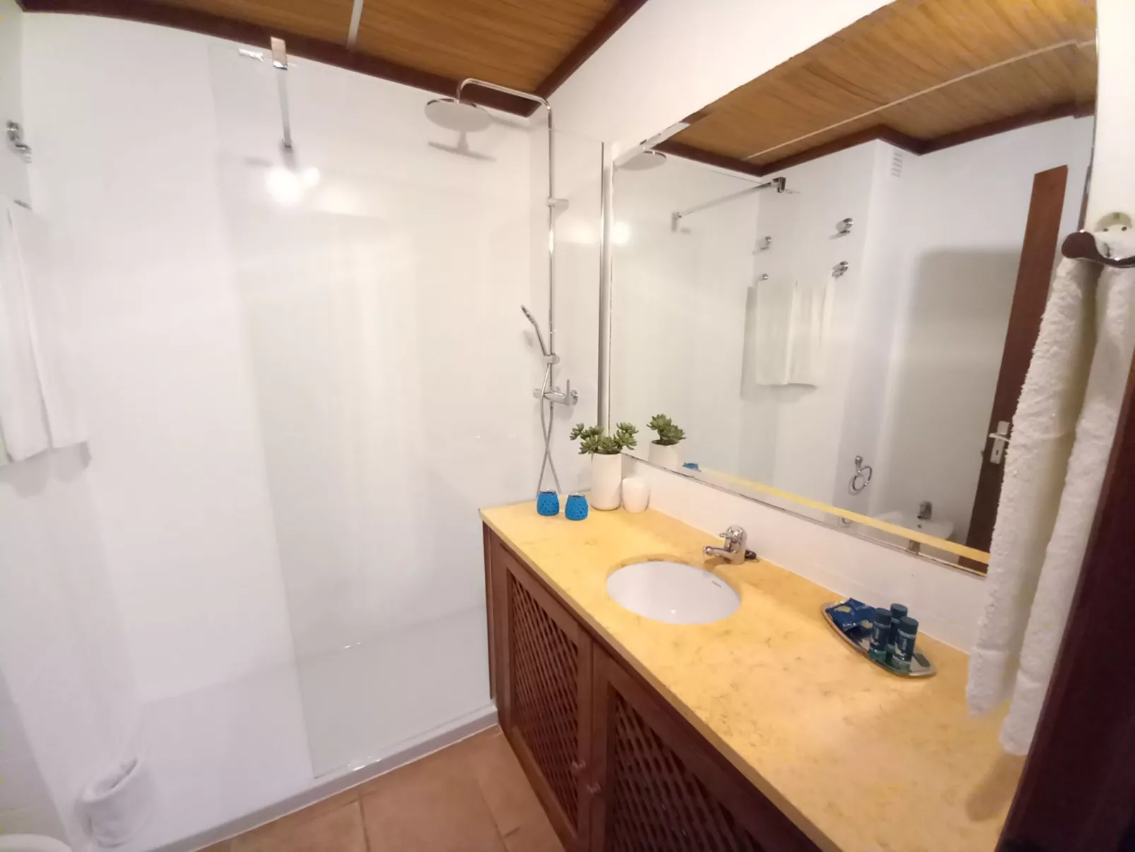 Joyce - Sunny Way-Binnen