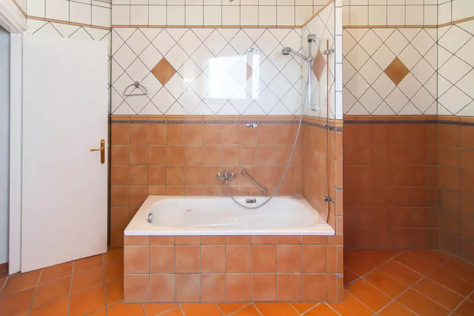 Maison à Roses-Niet-getagd