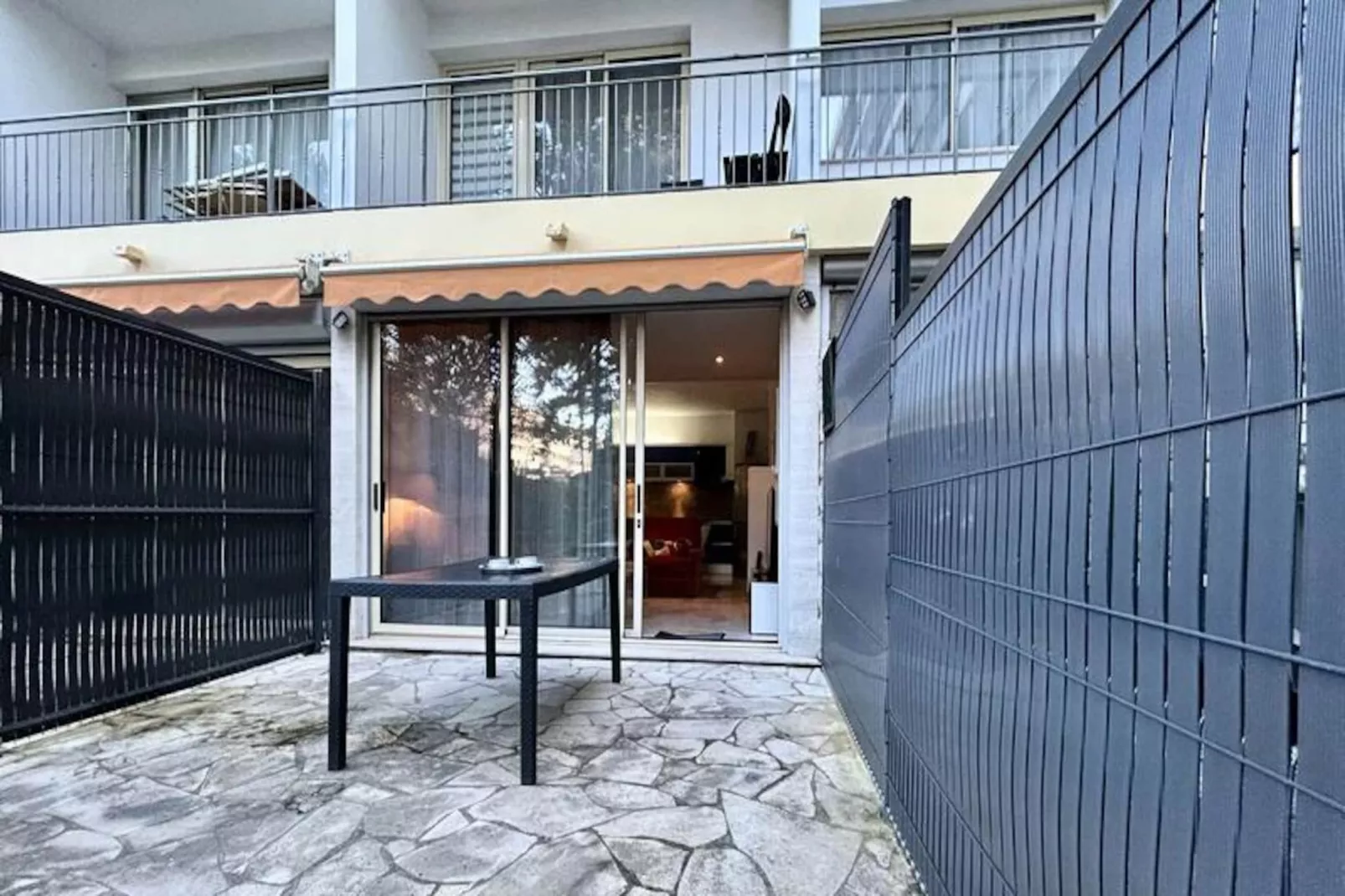 Résidence Flore-Niet-getagd