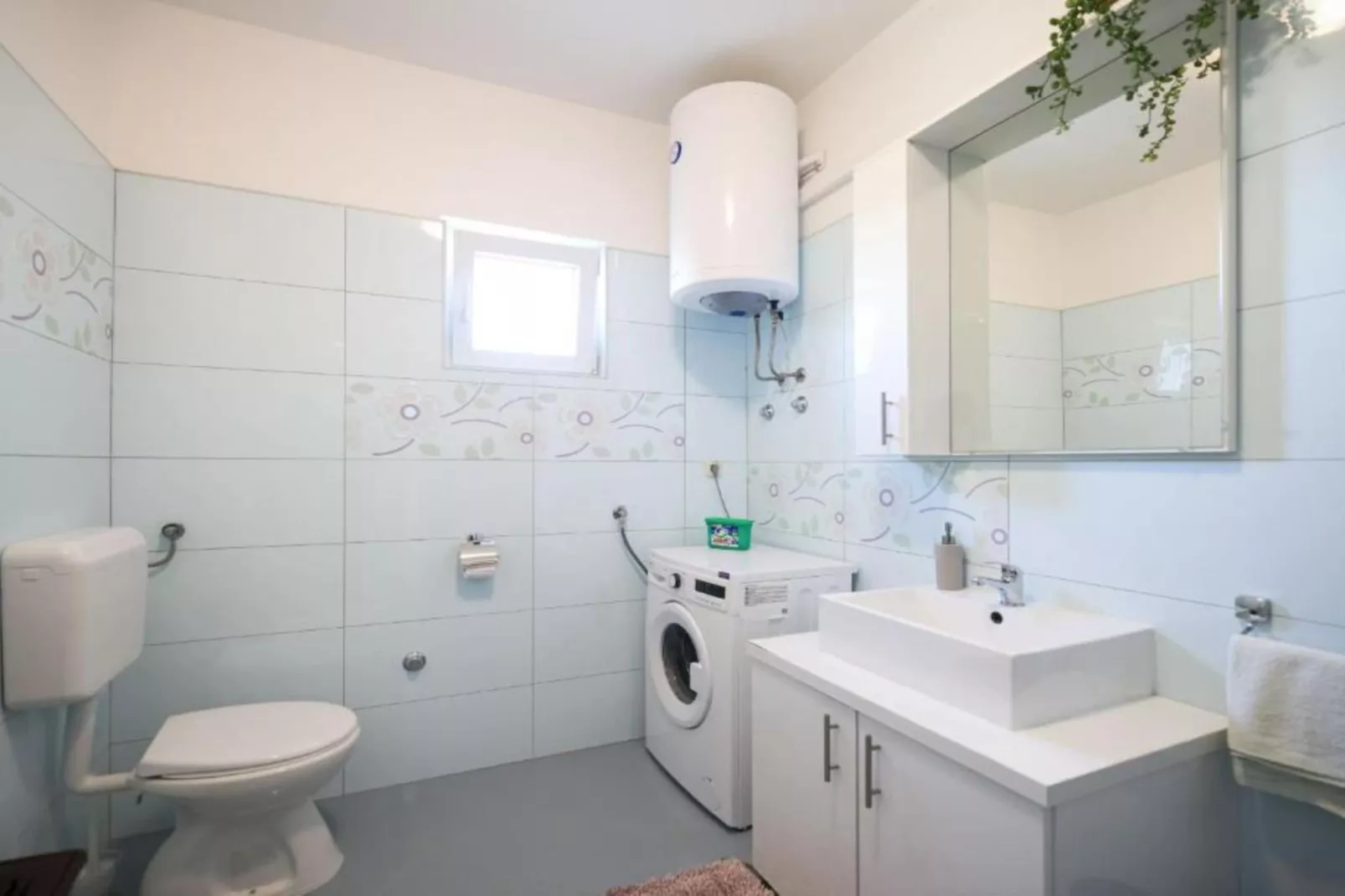 Villa Maja - Three bedroom villa with pool-Badkamer