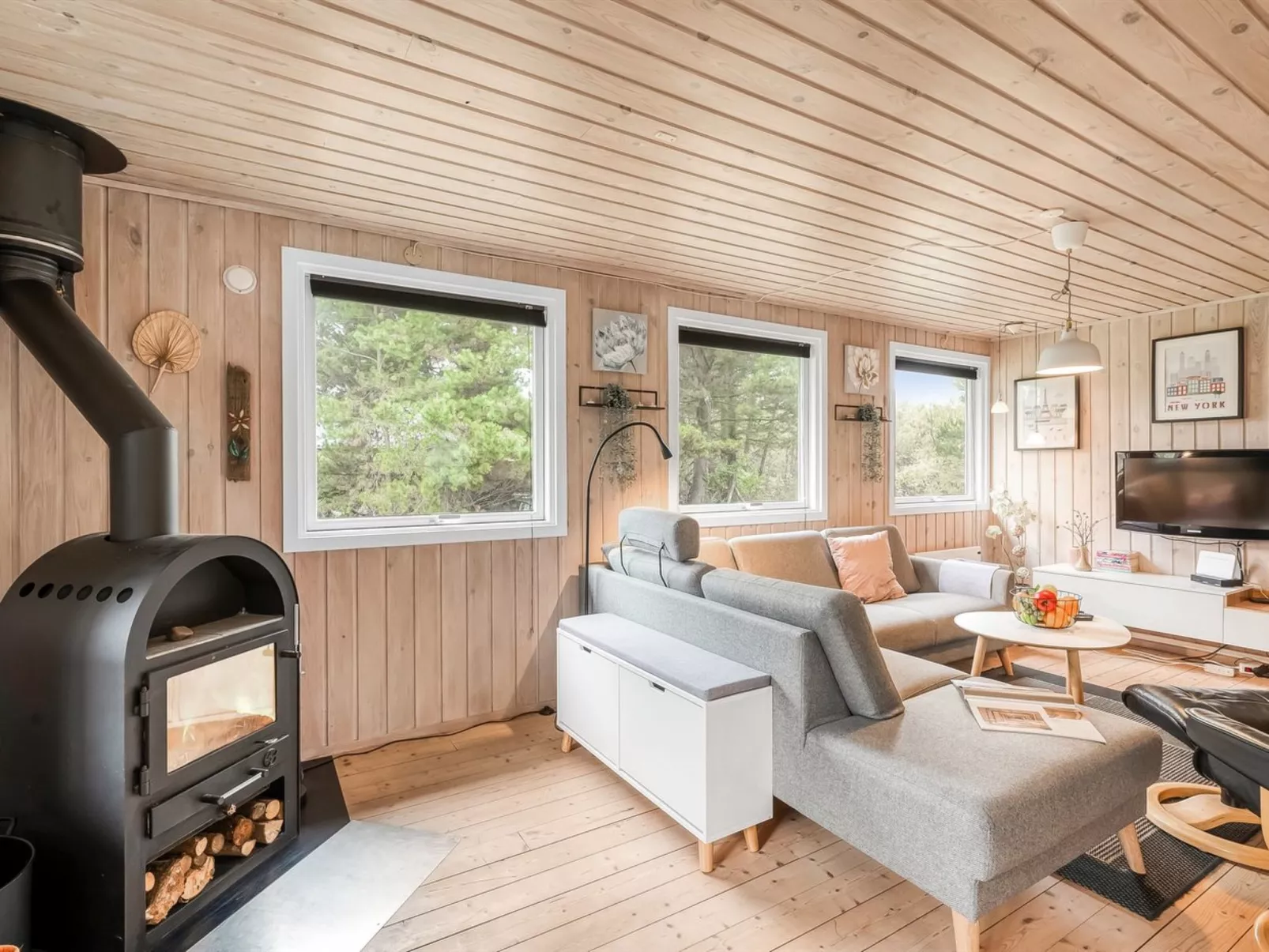 "Toimi" - 500m to the fjord-Binnen