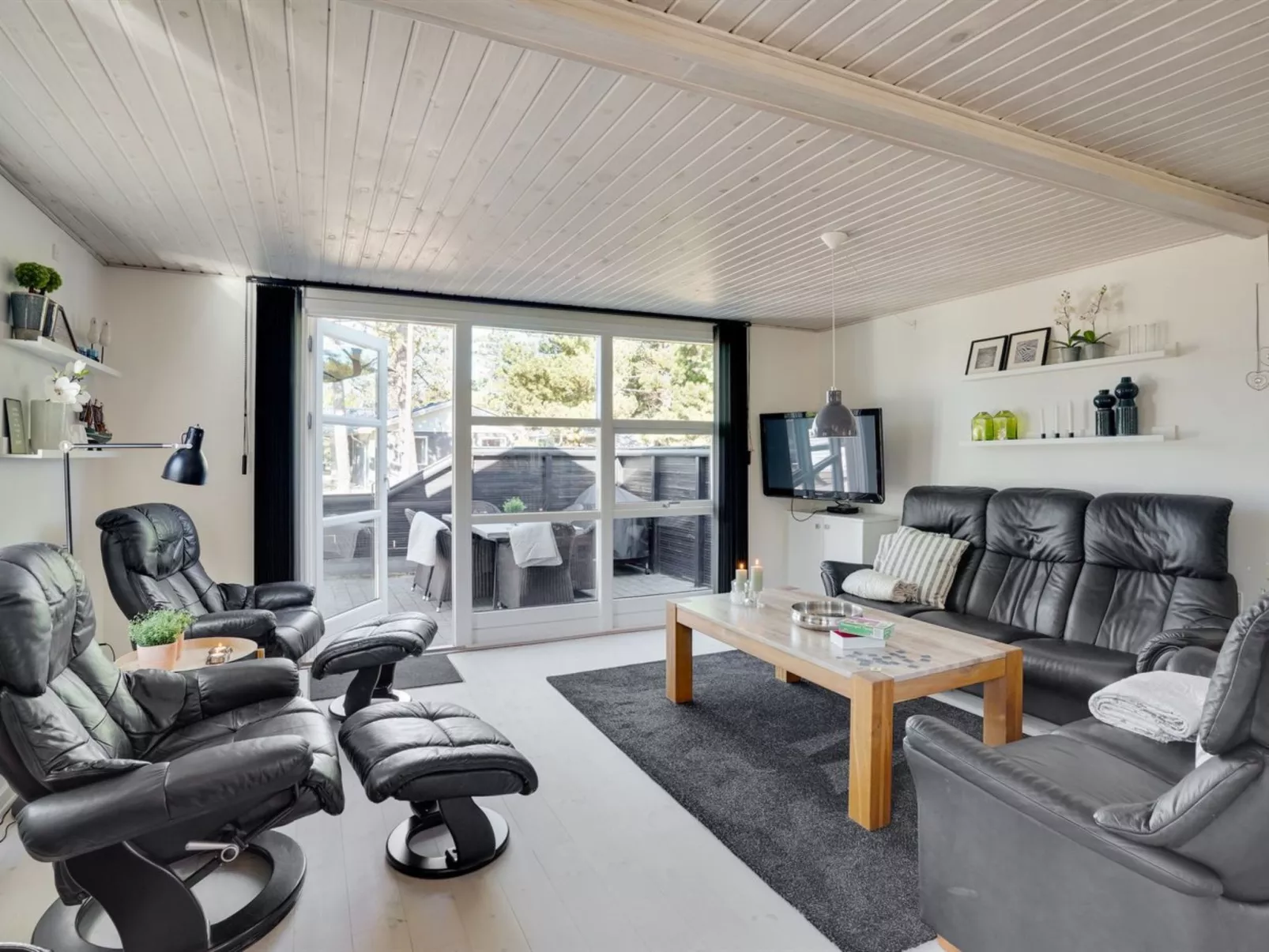 "Gottfrida" - 2km from the sea-Binnen