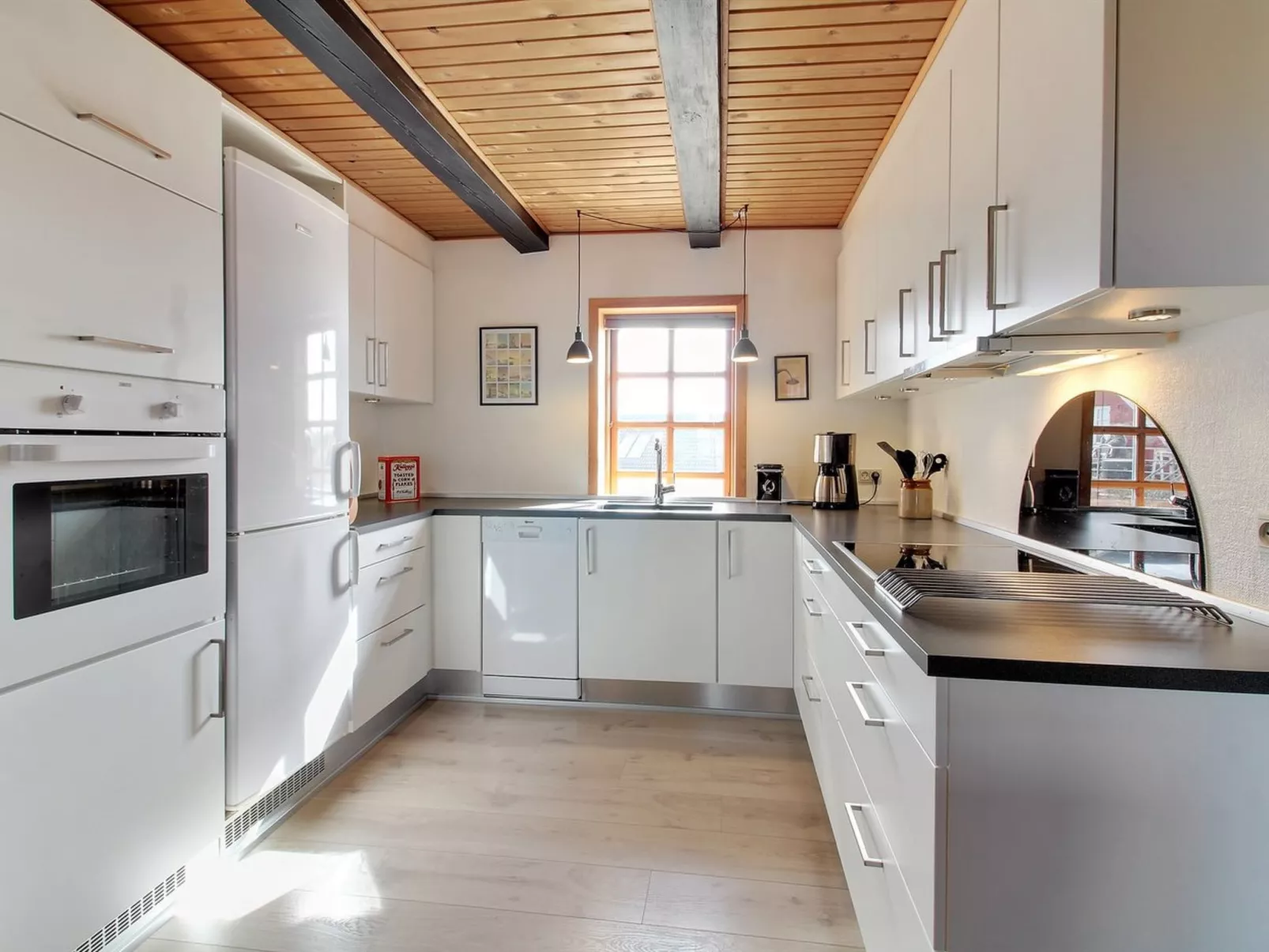 "Karla" - 100m from the sea-Binnen