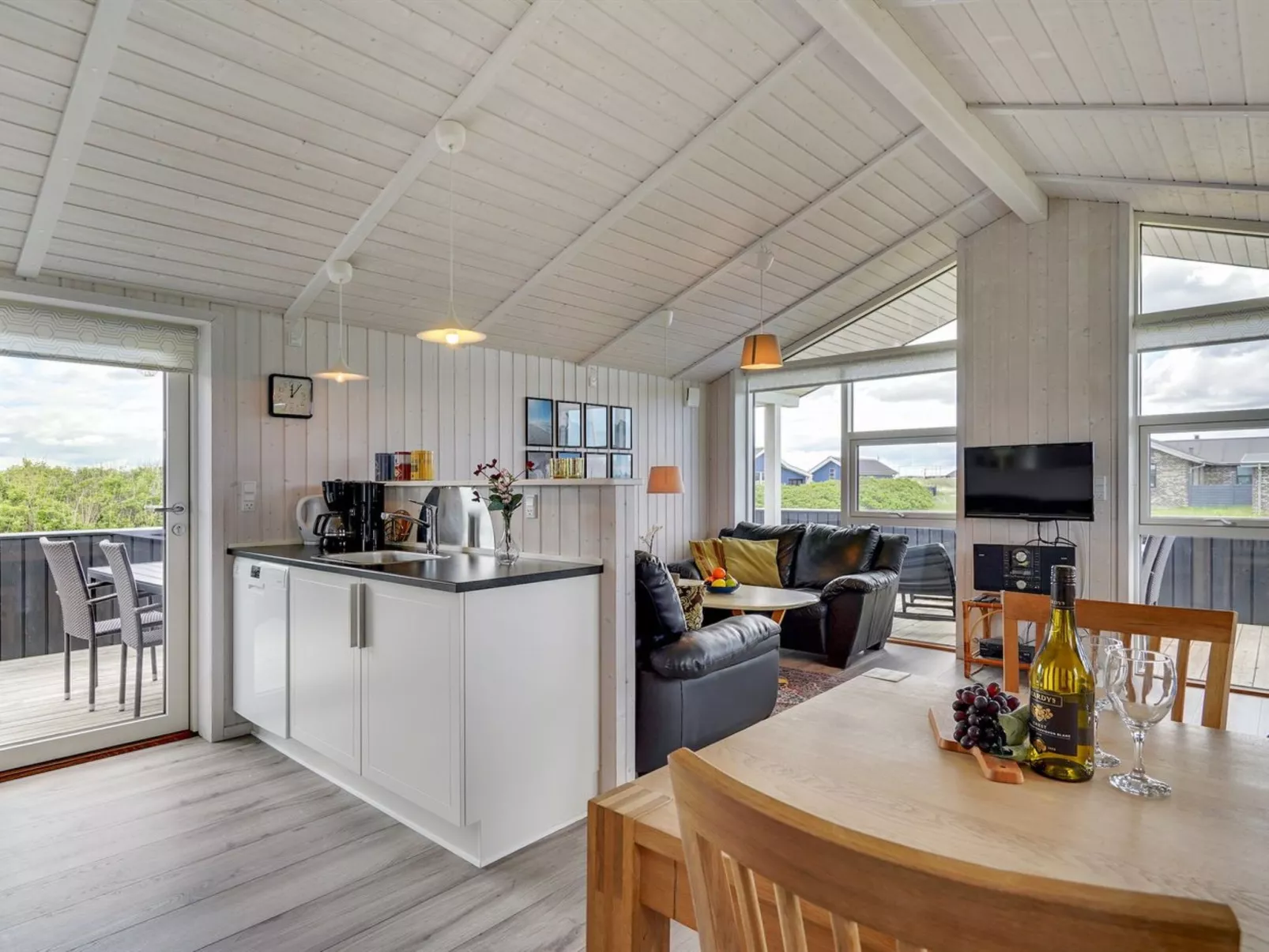 "Erza" - 500m from the sea-Binnen