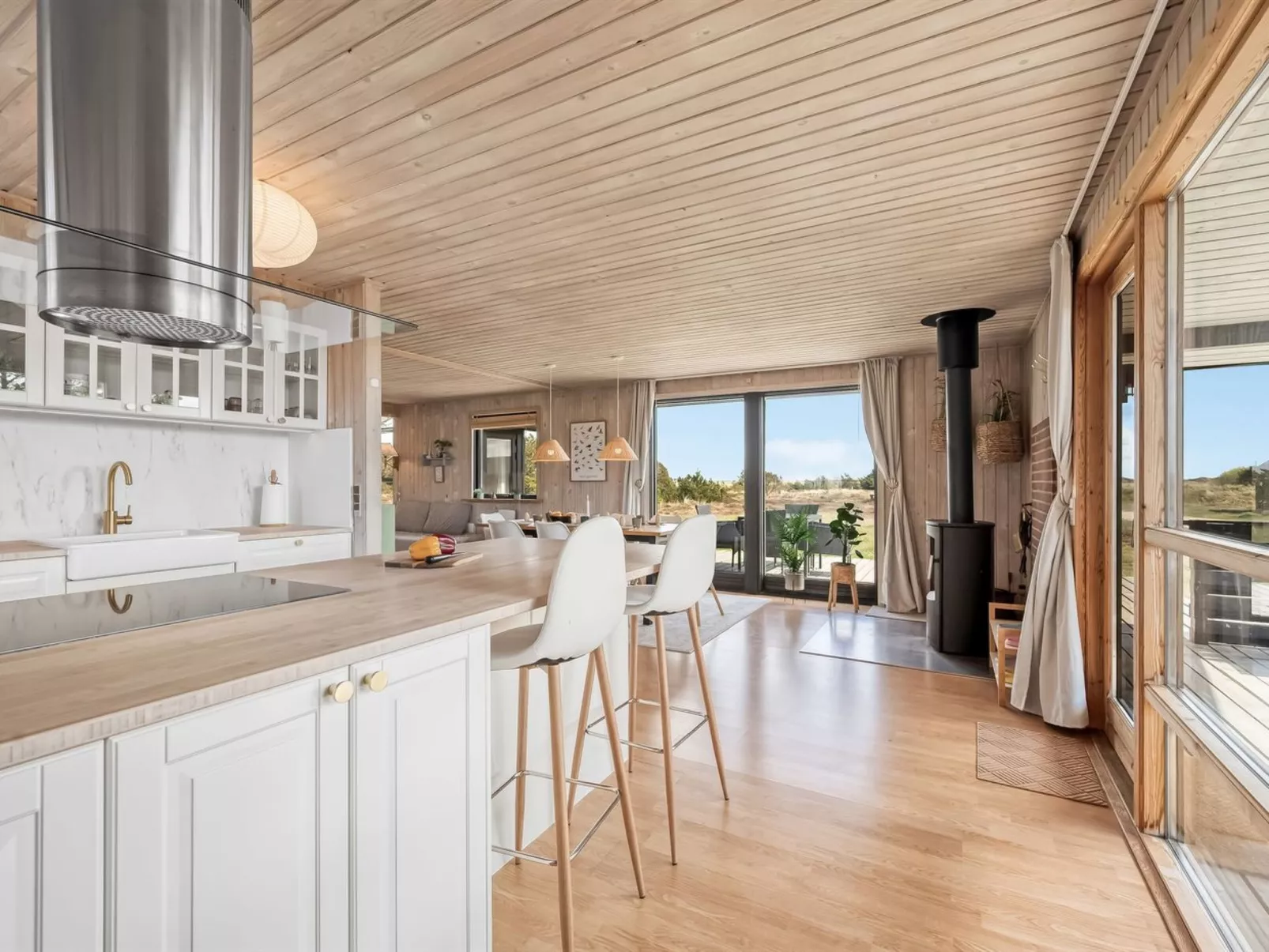 "Brunkil" - 500m from the sea-Binnen