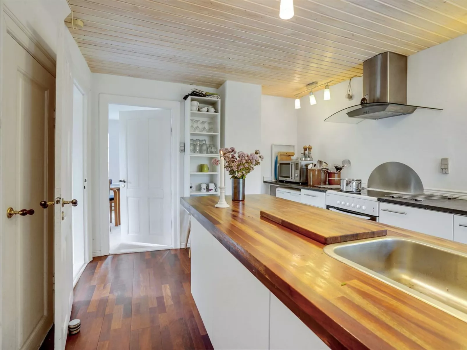 "Gytta" - 1km from the sea-Binnen