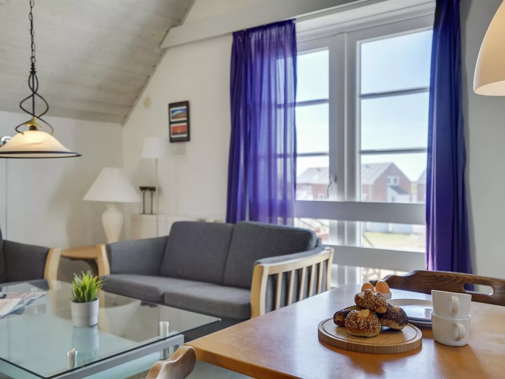 "Otto" - 2.3km from the sea - Binnen