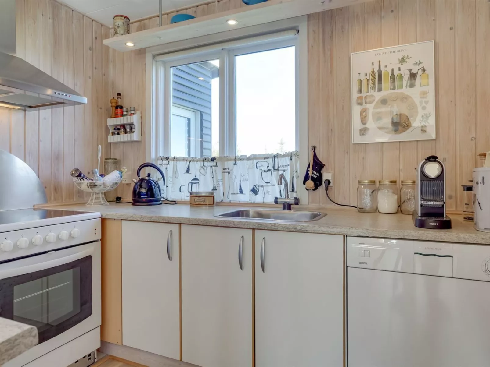 "Afrim" - 694m from the sea-Binnen