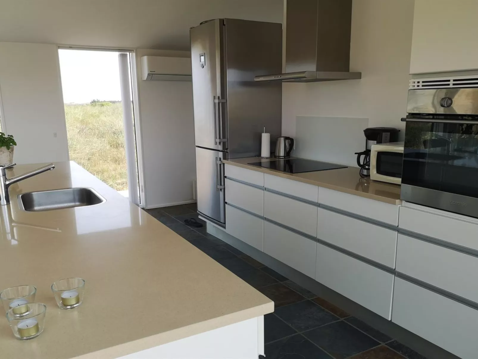 "Darla" - 375m from the sea-Binnen