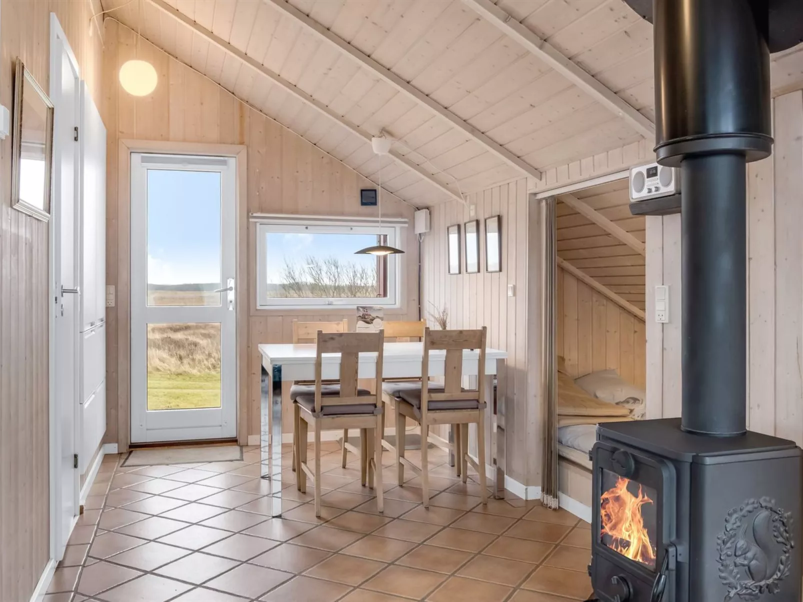 "Neia" - 640m from the sea-Binnen