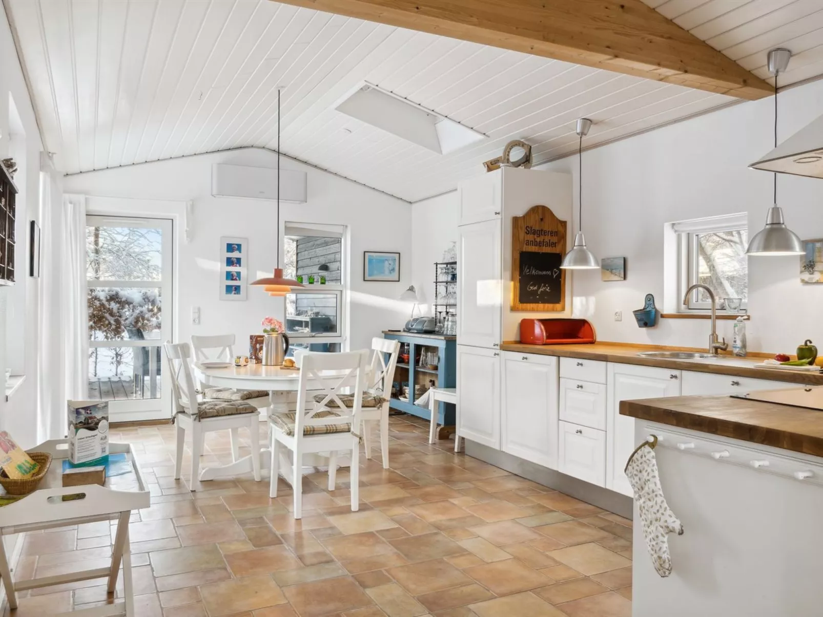 "Jouni" - 500m from the sea-Binnen