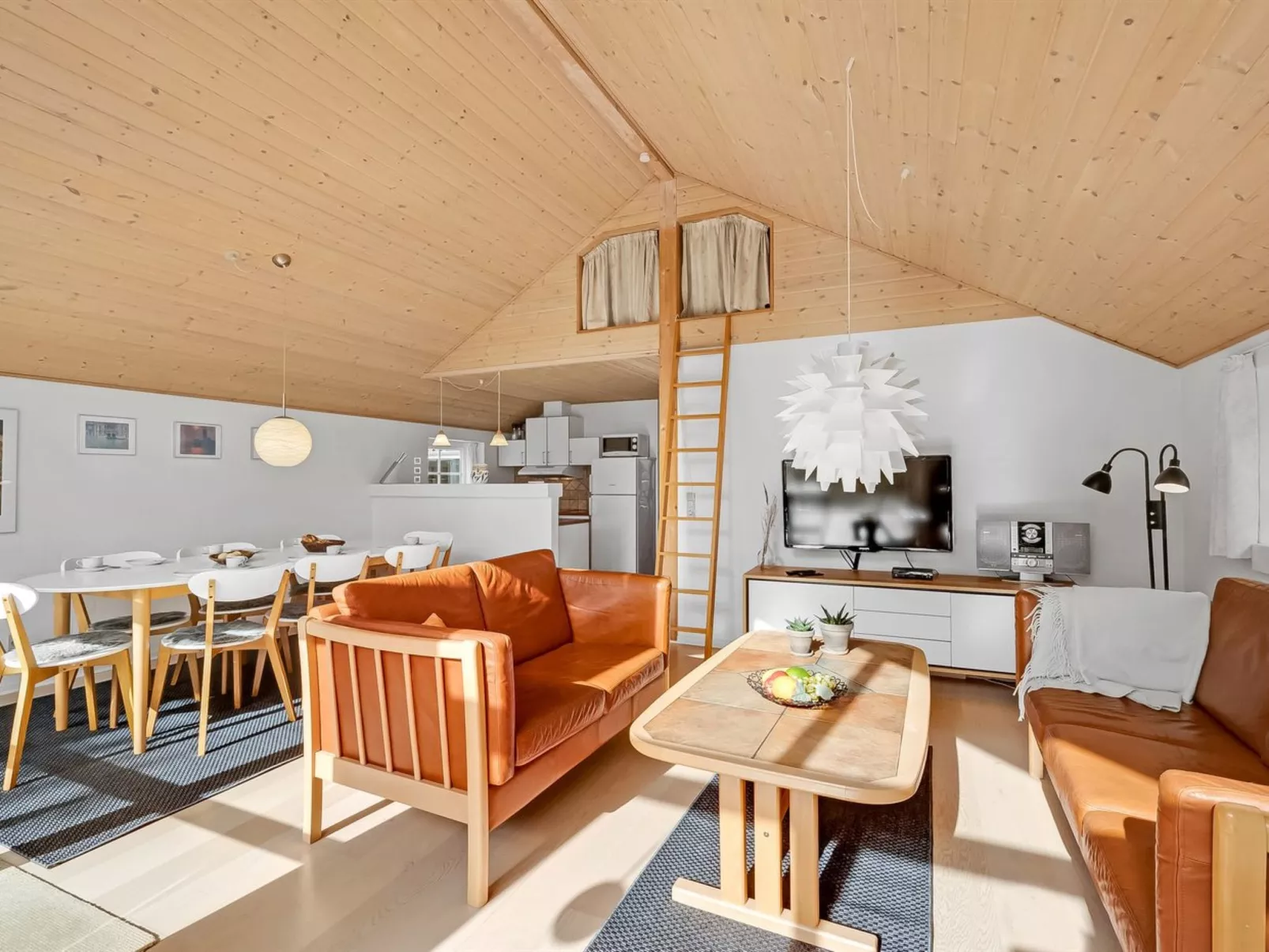 "Herminia" - 350m to the fjord-Binnen