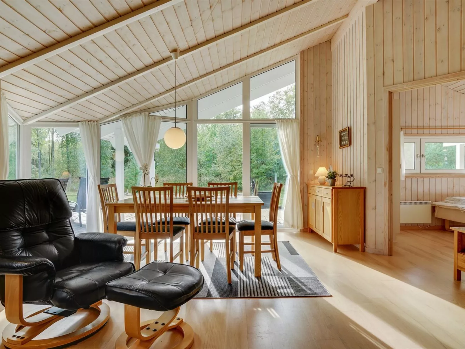 "Thomasine" - 1.5km from the sea-Binnen