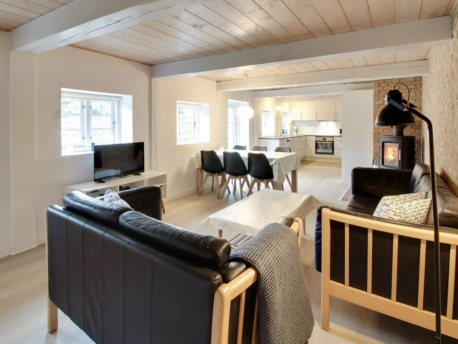 "Naili" - 3.1km from the sea-Binnen