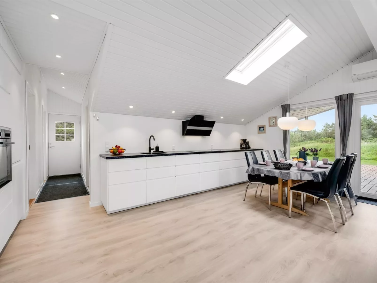 "Kari" - 900m from the sea-Binnen