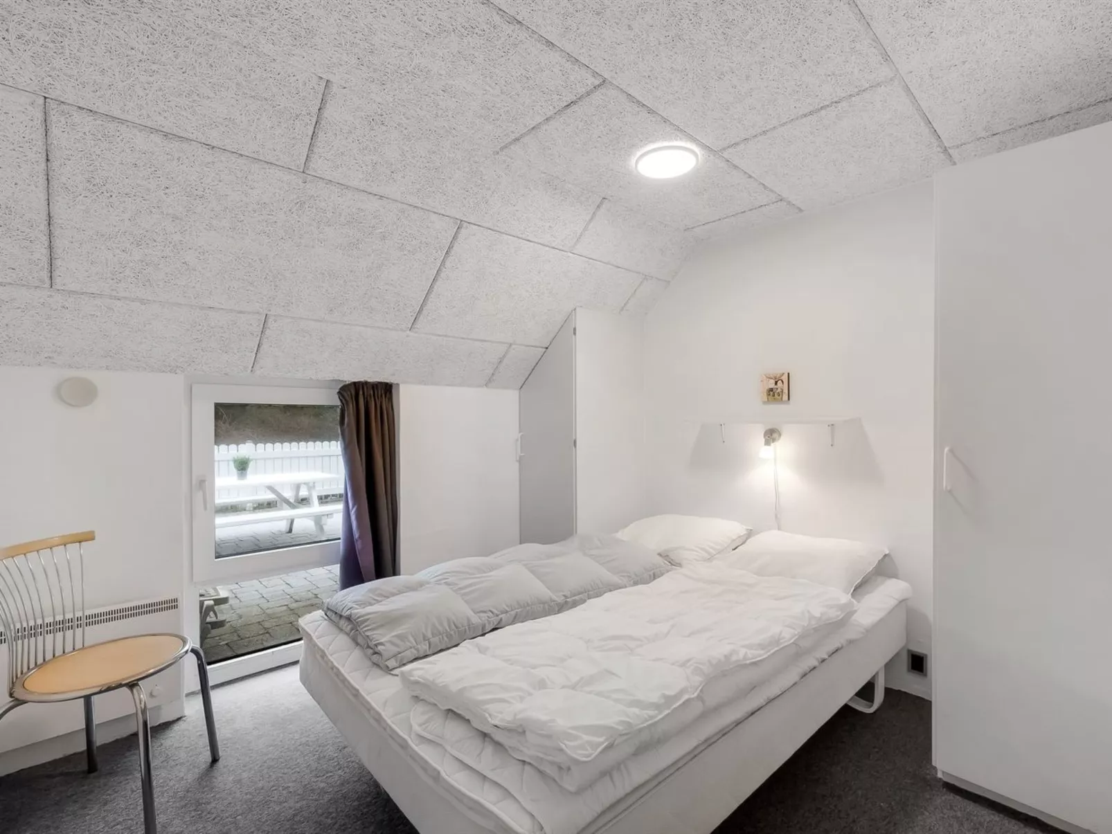 "Severine" -  from the sea-Binnen