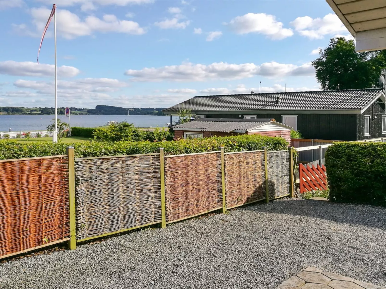 "Star" - 100m from the sea-Buiten