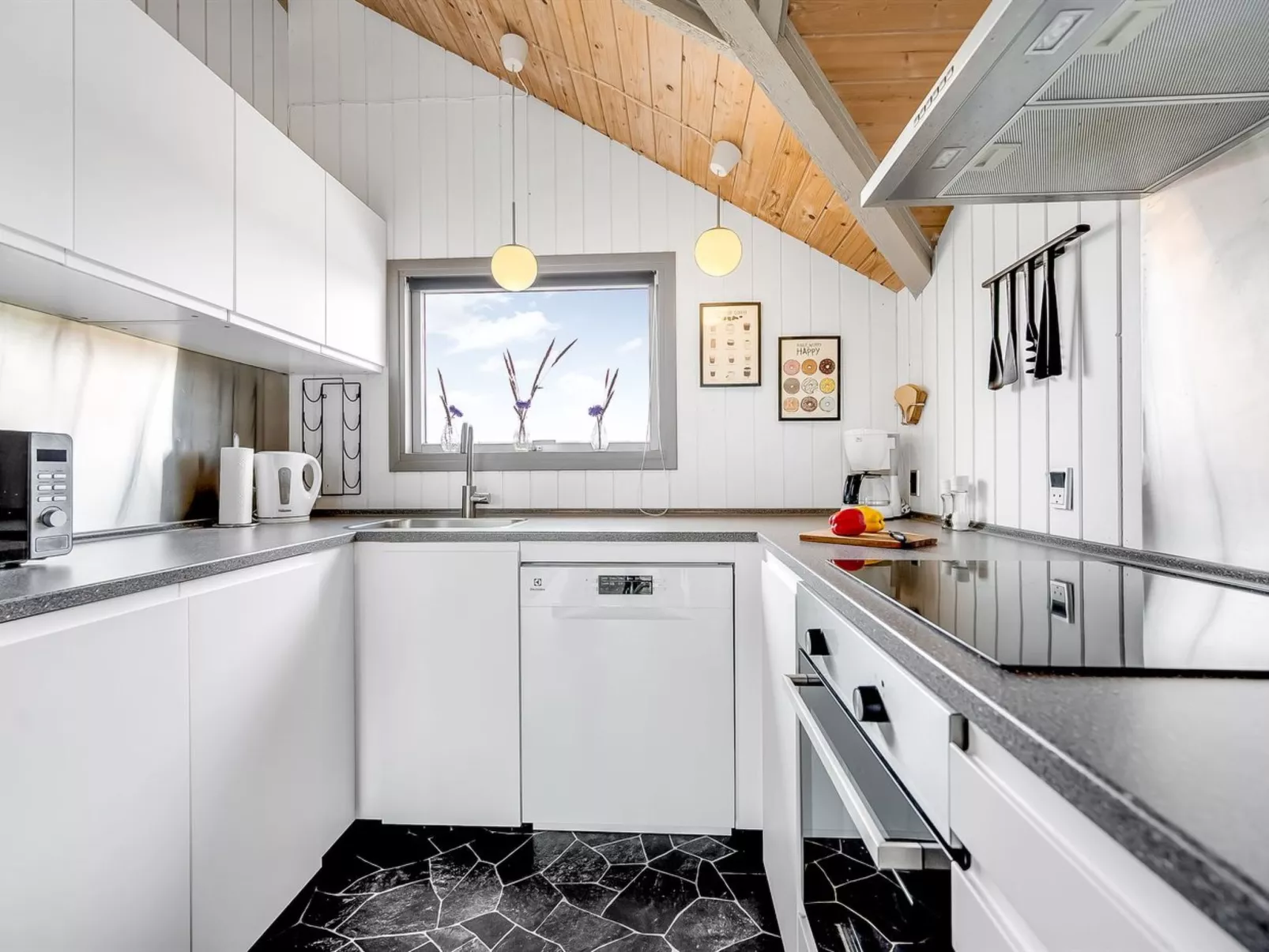 "Valia" - 400m to the fjord-Binnen