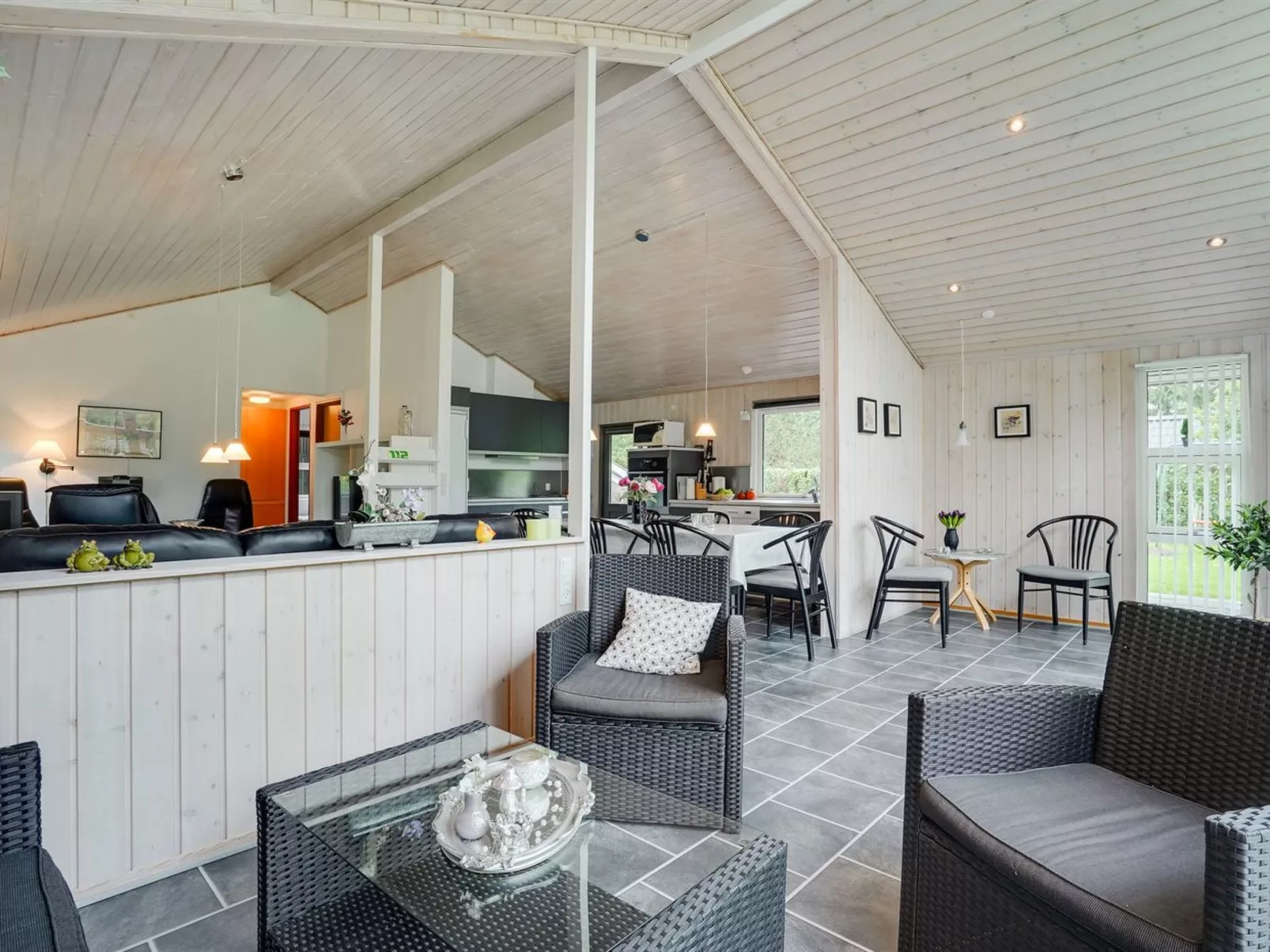 "Hermand" - 700m from the sea-Binnen