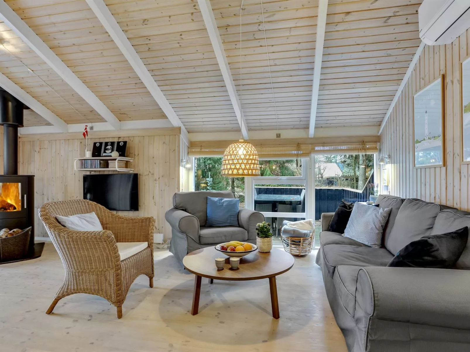 "Berenice" - 250m from the sea-Binnen