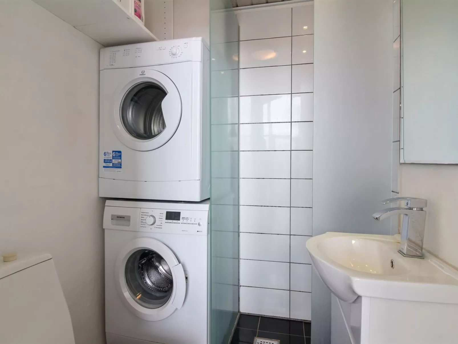 "Judeth" - 300m from the sea-Binnen