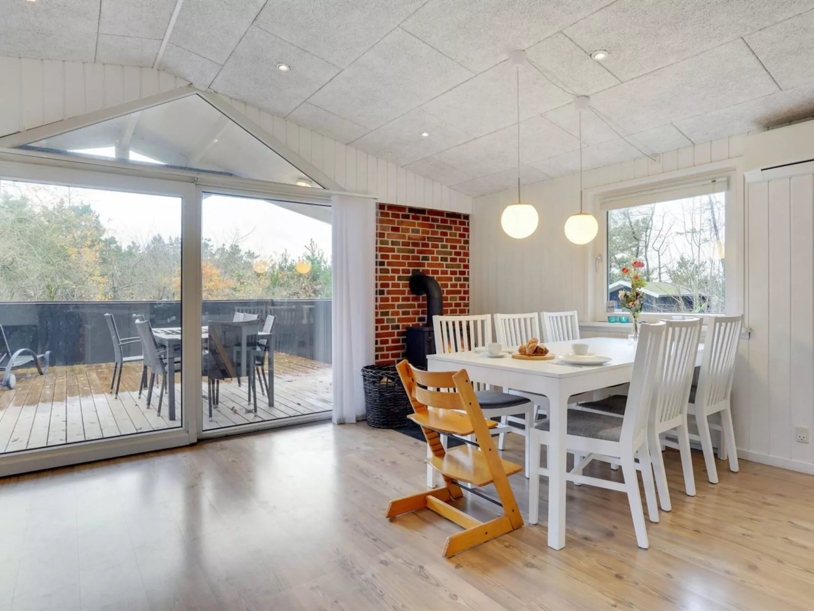 "Mikaela" - 1km from the sea-Binnen