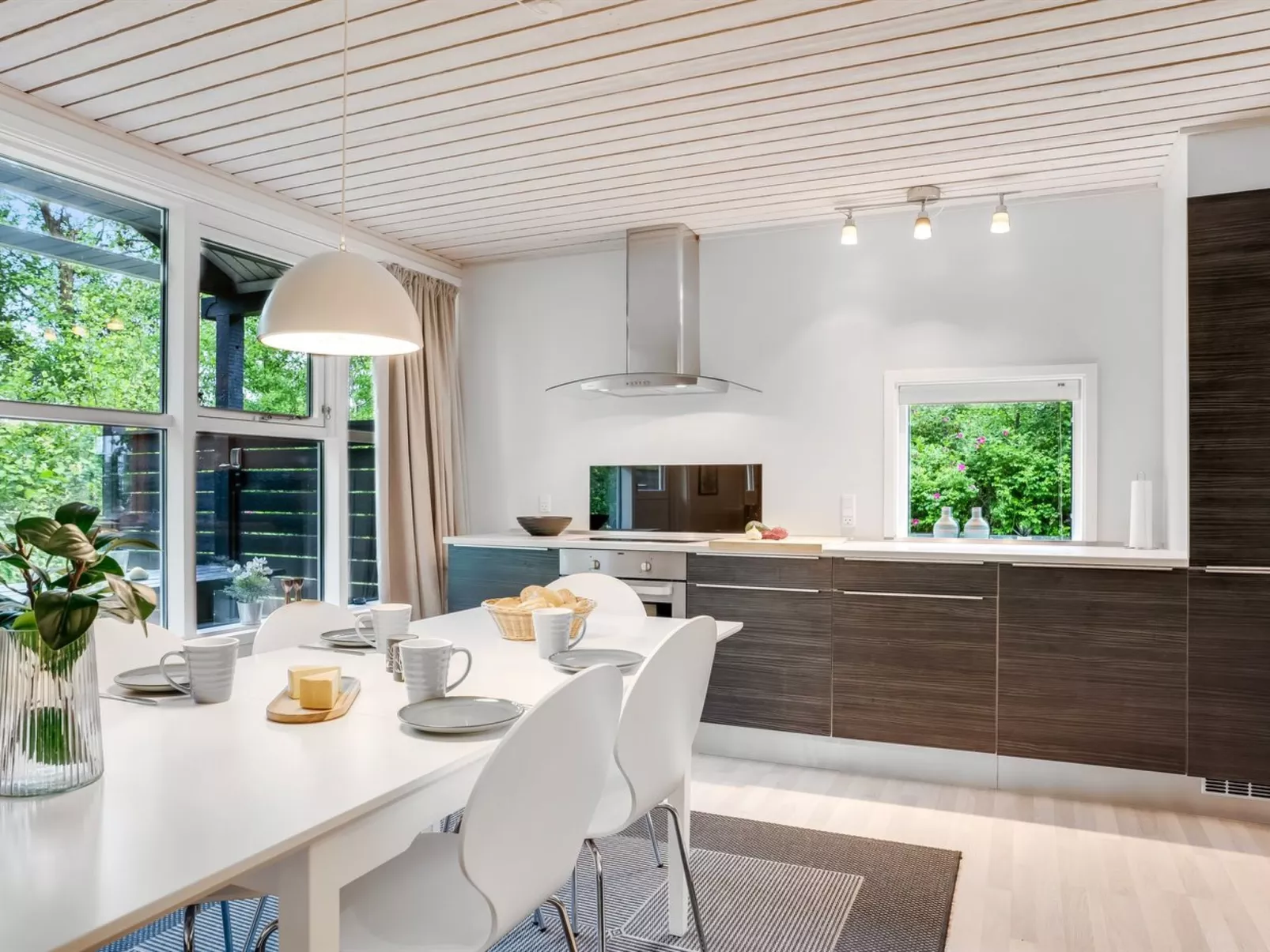 "Torsten" - 30m from the sea-Binnen