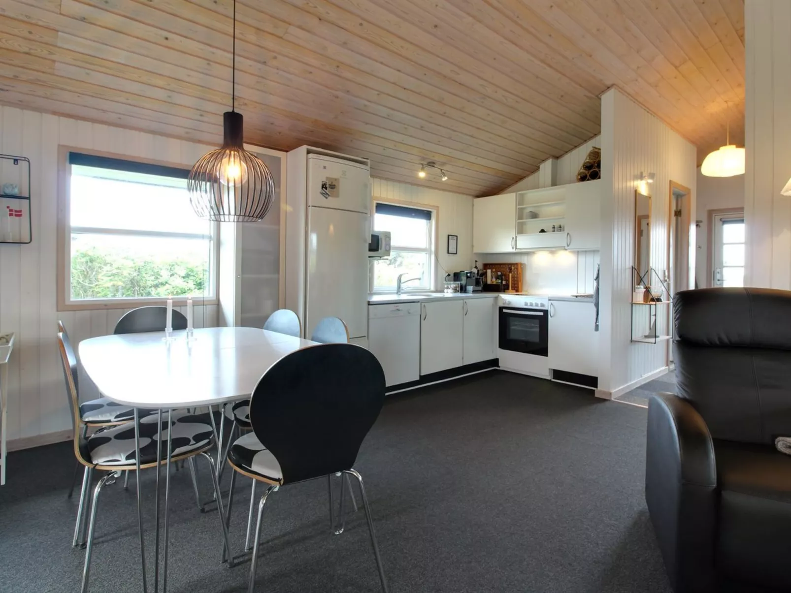 "Myriam" - 200m from the sea-Binnen