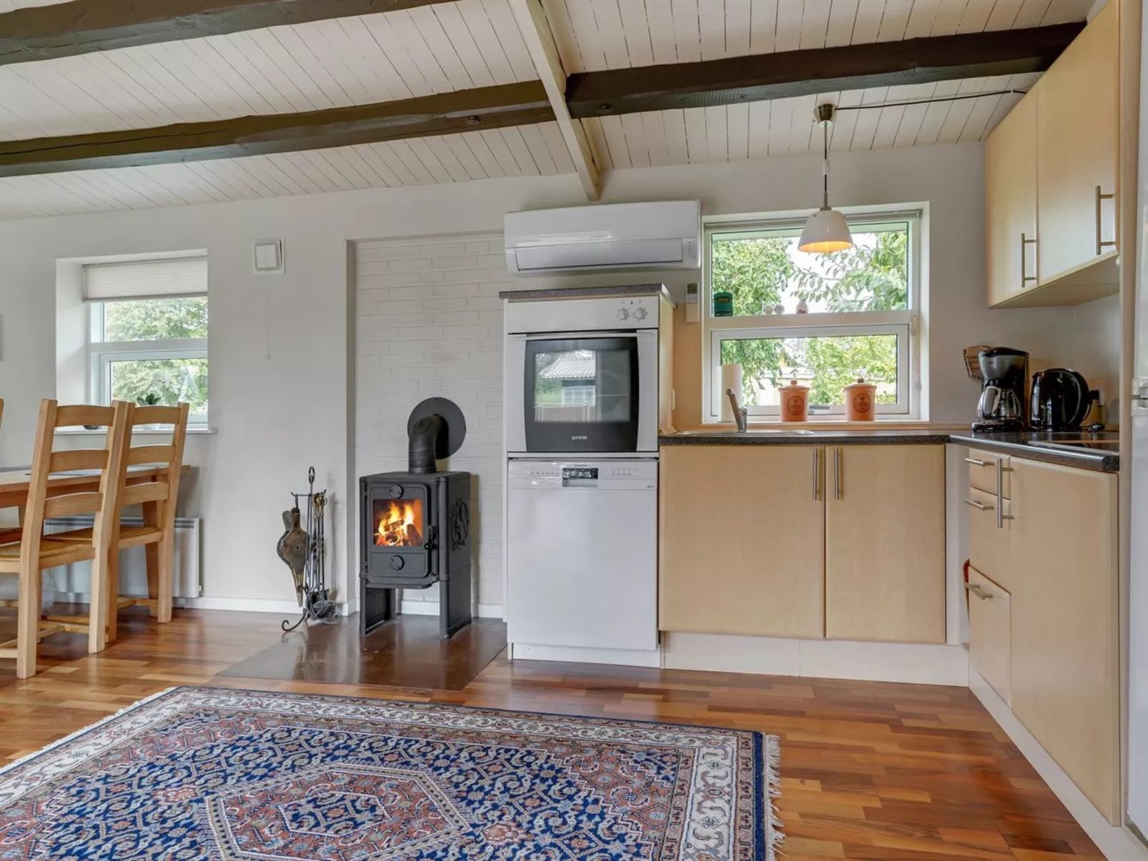 "Gull" - 150m from the sea-Binnen