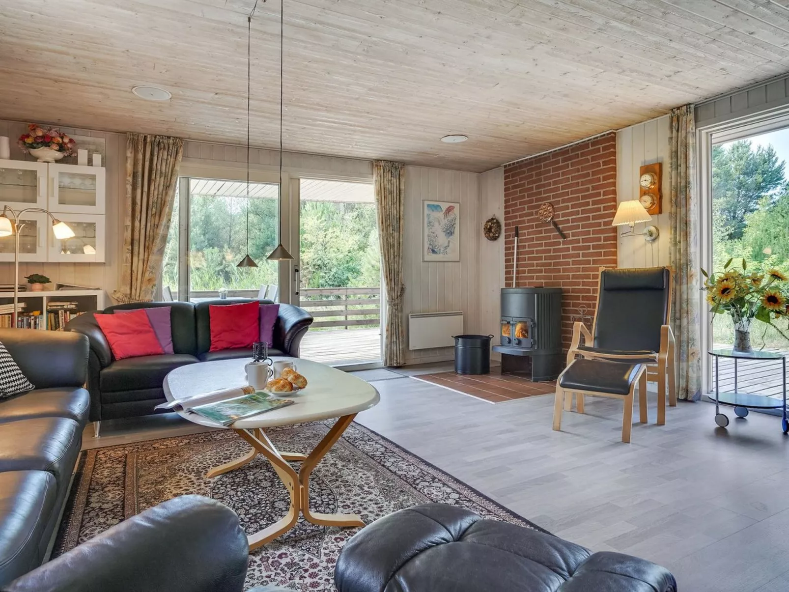 "Reidar" - 1km from the sea-Binnen