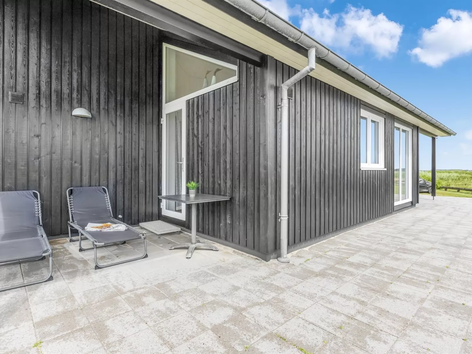 "Mara" -  from the sea-Buiten