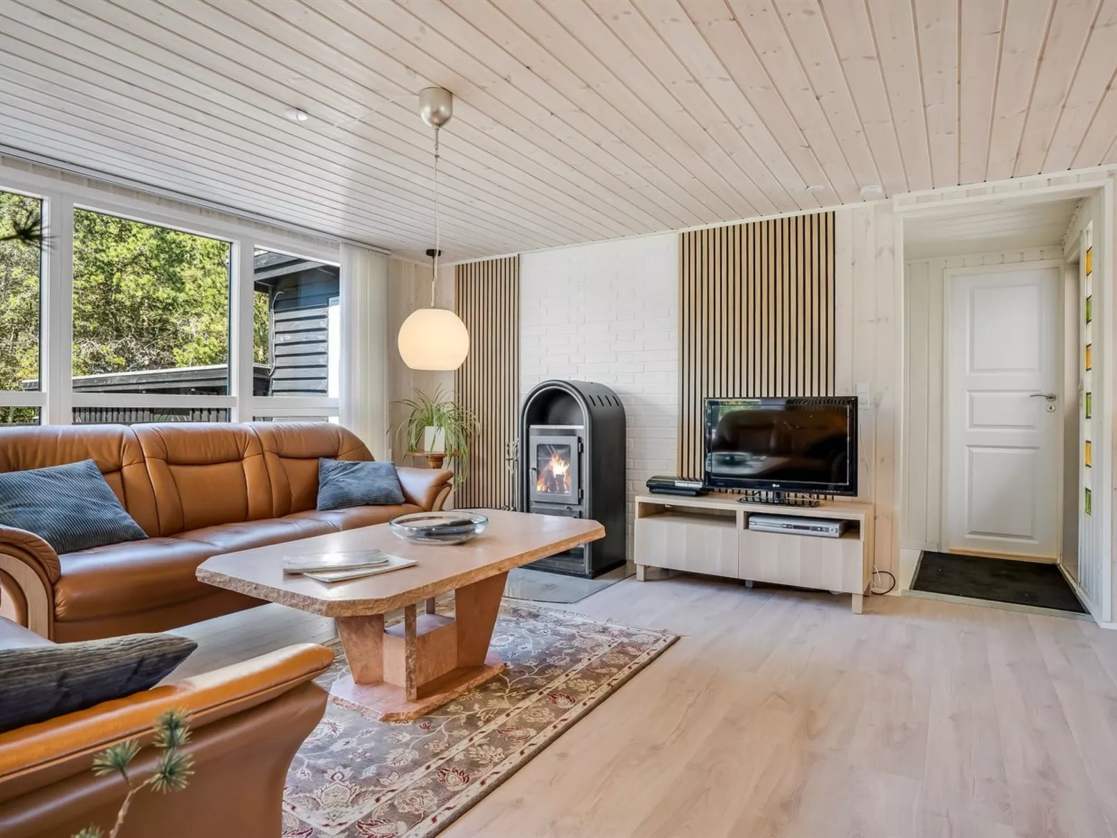 "Siljan" -  from the sea-Binnen