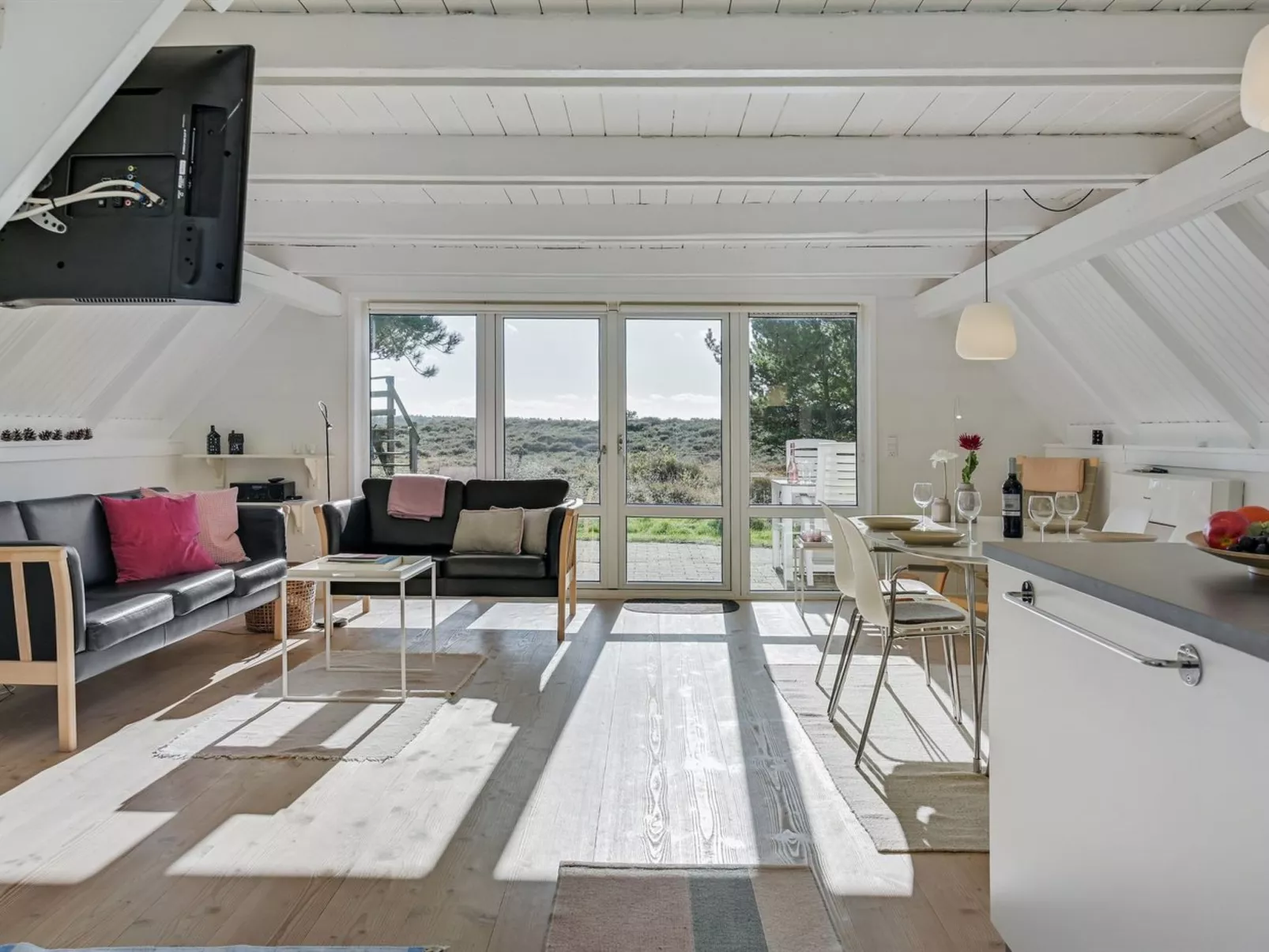 "Trana" - 2km from the sea-Binnen